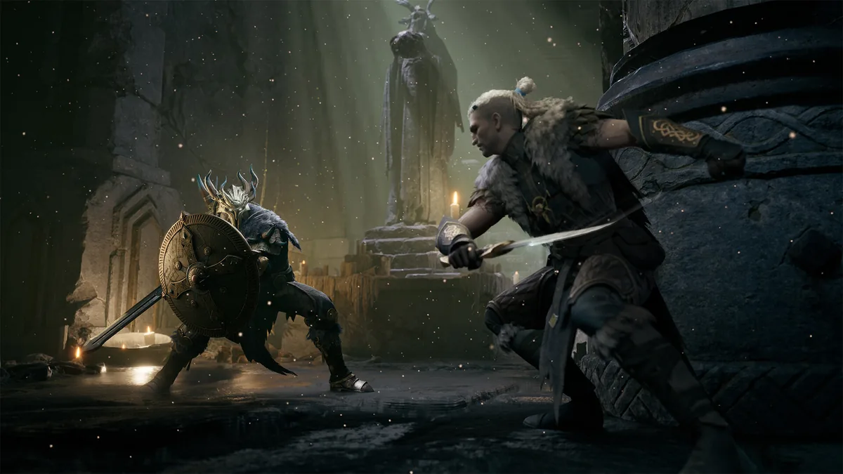 Mistfall Hunter Steam screenshot of two armed hunters facing each other in a dungeon corridor